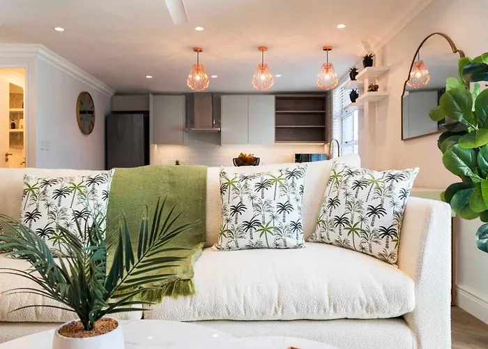 Stunning 2 Bed Apartment - Green Point