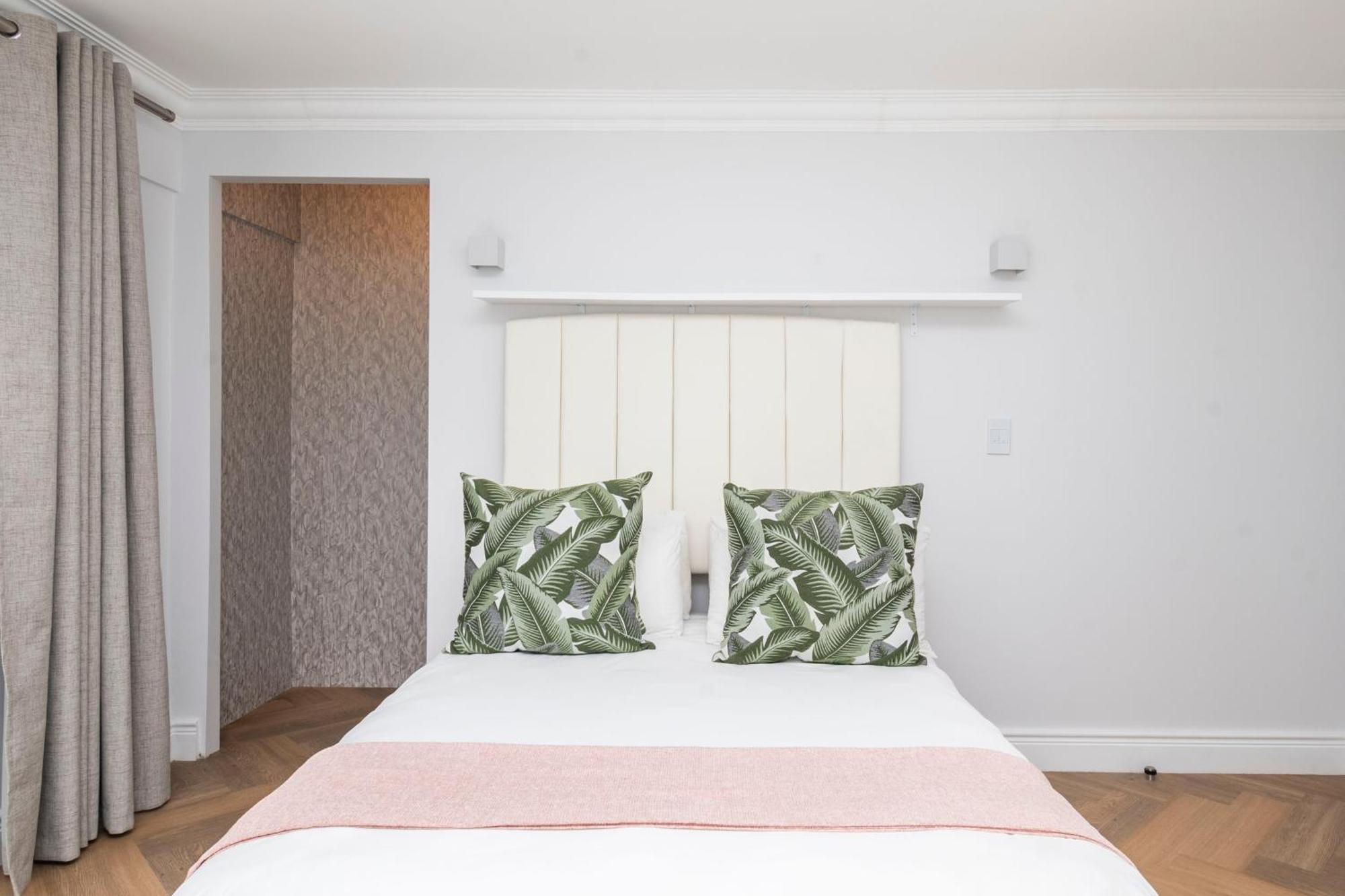 Stunning 2 Bed - Point Apartment *