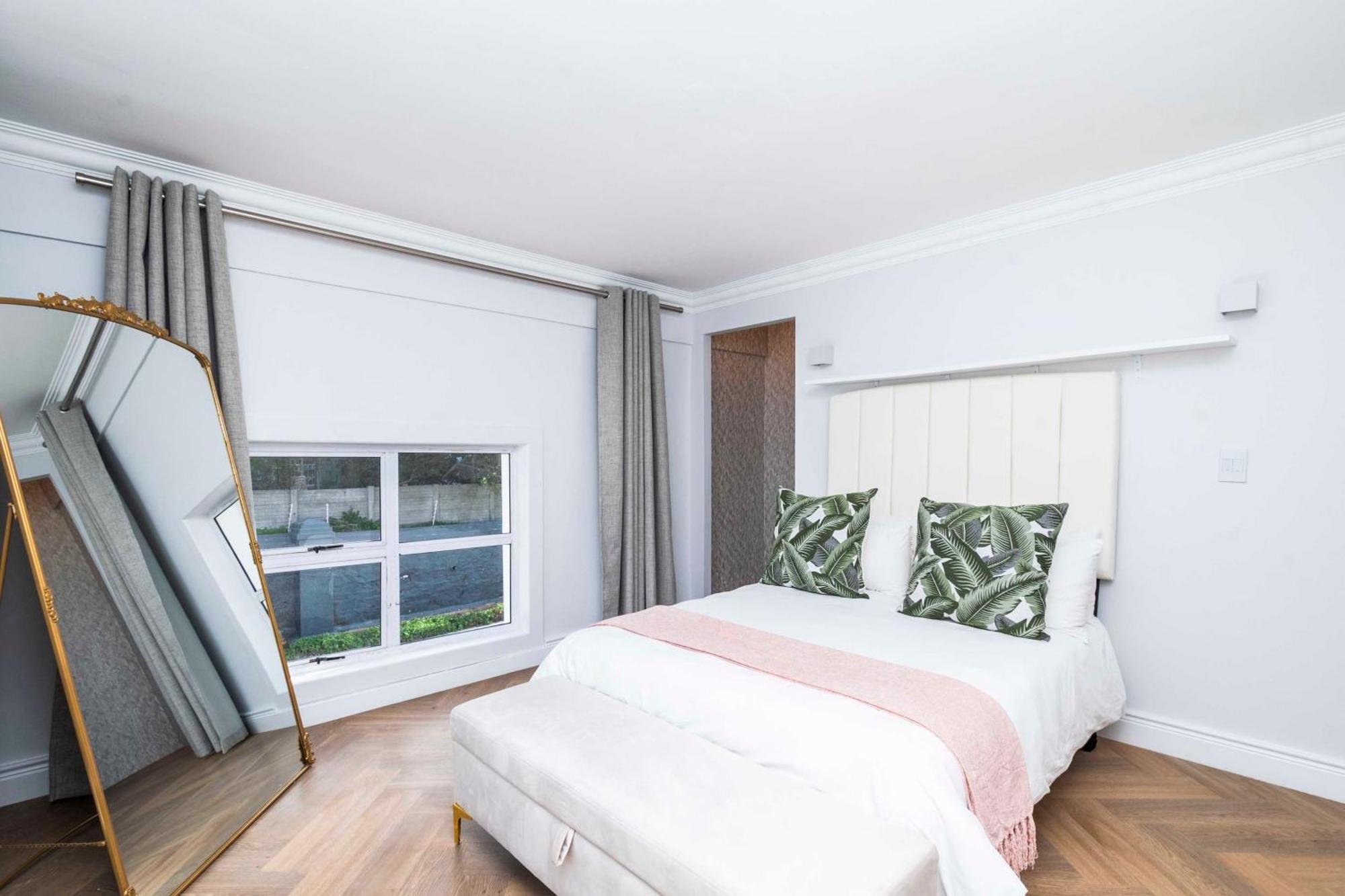 Stunning 2 Bed - Point Apartment Cape Town
